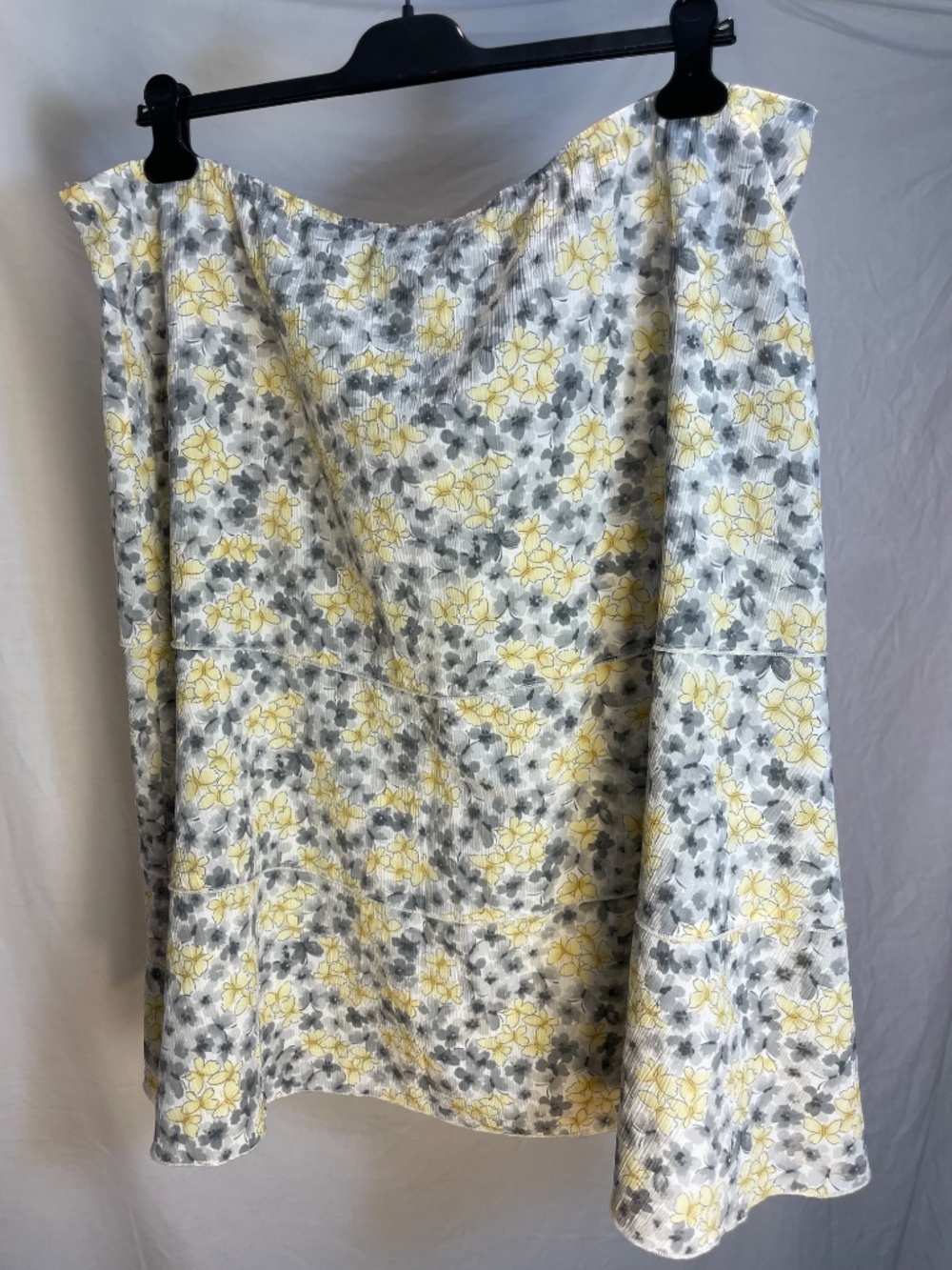 Alfred Dunner 16P Floral Skirt Yellow Gray Petite Plus Tiered Midi